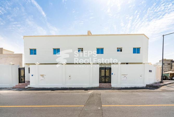 Villa - 6 Bedrooms - 5 Bathrooms for rent in Al Maamoura - Al Maamoura - Doha