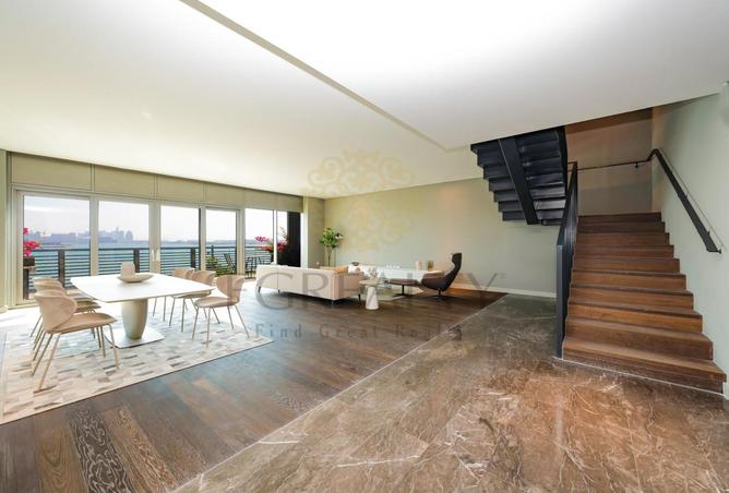 989786 - Property Image 3