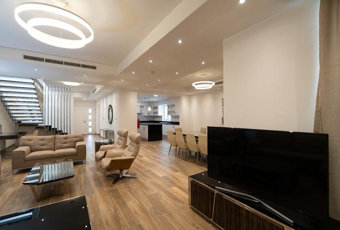 944674 - Property Image 2