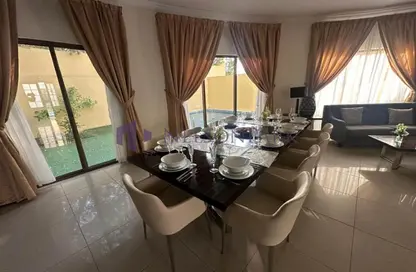مجمع سكني - 4 غرف نوم - 5 حمامات للايجار في شارع ام السنيم - عين خالد - الدوحة
