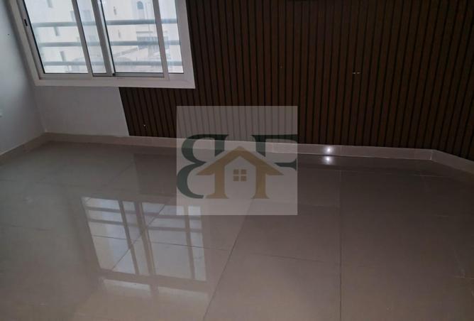 983634 - Property Image 3