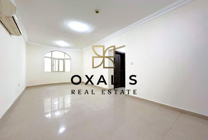 942102 - Property Image 2