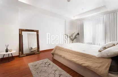 Apartment - 1 Bedroom - 2 Bathrooms for rent in West Porto Drive - Porto Arabia - The Pearl Island - Doha