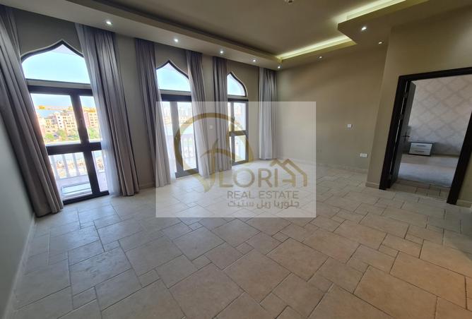 Apartment - 1 Bedroom - 2 Bathrooms for sale in Qanat Quartier - The Pearl Island - Doha