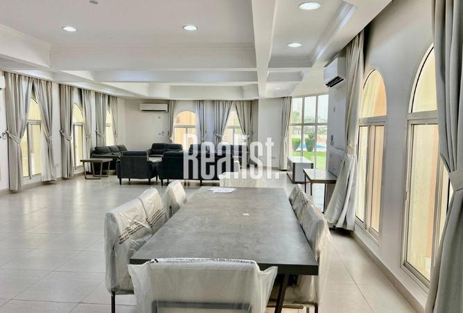 890679 - Property Image 2