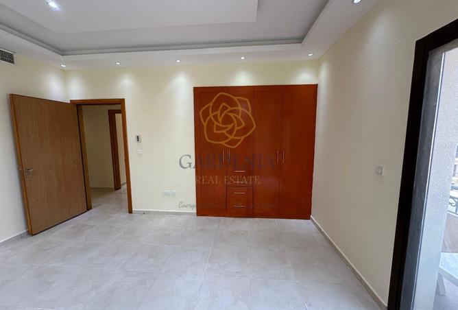 957328 - Property Image 3