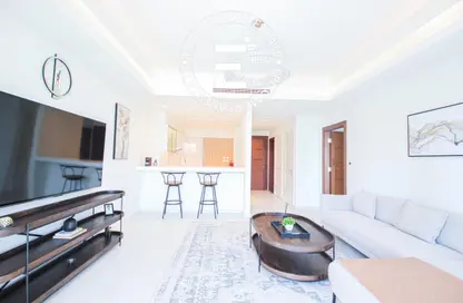 Apartment - 1 Bedroom - 2 Bathrooms for rent in Gewan Island - The Pearl Island - Doha