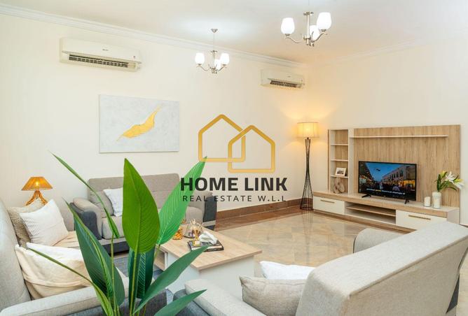 982352 - Property Image 3