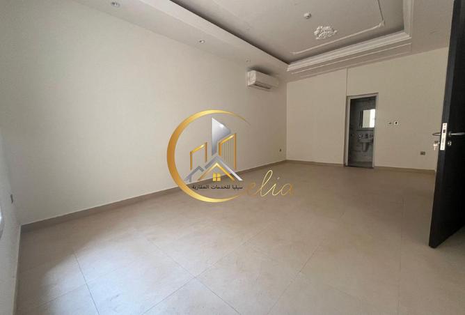 929289 - Property Image 2