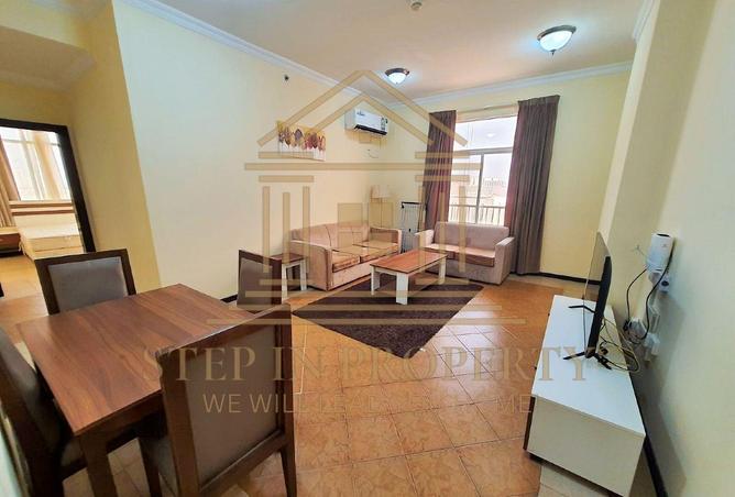 984405 - Property Image 2