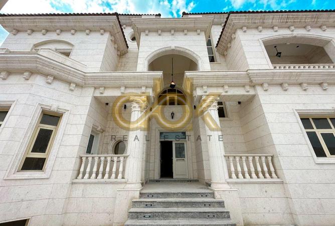 740306 - Property Image 2