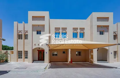 مجمع سكني - 4 غرف نوم - 5 حمامات للايجار في شارع ام السنيم - عين خالد - الدوحة