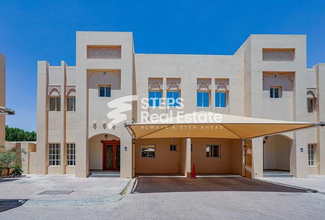 مجمع سكني - 4 غرف نوم - 5 حمامات للايجار في شارع ام السنيم - عين خالد - الدوحة