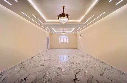 فيلا - 5 غرف نوم - 5 حمامات للايجار في فلل الدحيل - الدحيل - الدوحة