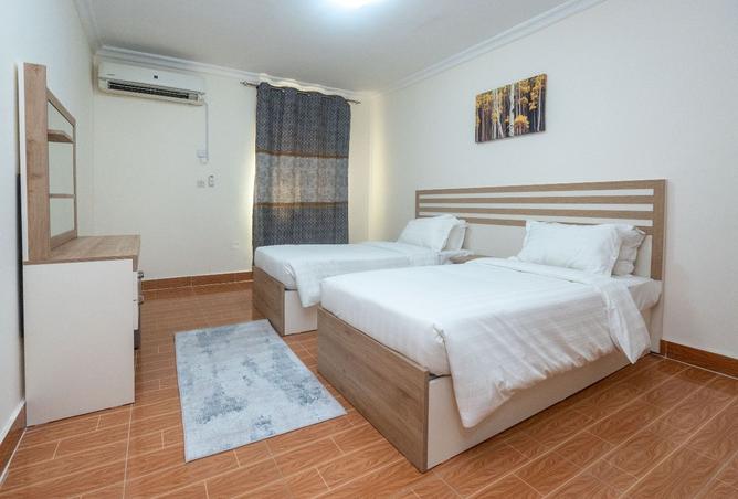 982393 - Property Image 2