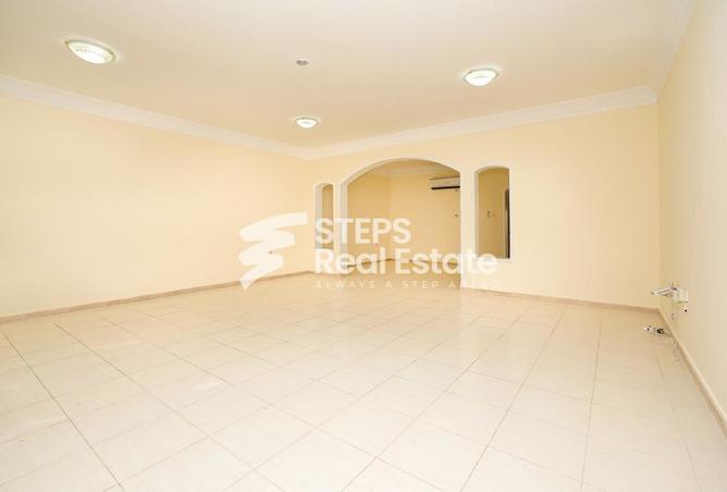 975807 - Property Image 3