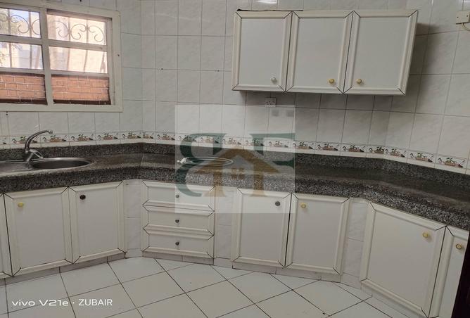 992512 - Property Image 2