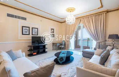 صورة لـ غرفة المعيشة شقة - 2 غرف نوم - 3 حمامات للايجار في فيفا بحرية شرق - فيفا بحرية - جزيرة اللؤلؤة - الدوحة ، صورة رقم 1