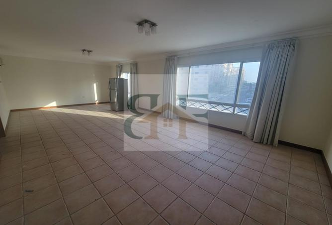 953227 - Property Main Image