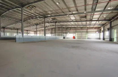 Warehouse - Studio - 7+ Bathrooms for rent in Industrial Area - Industrial Area - Doha