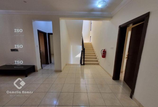 989238 - Property Image 2