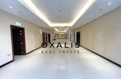 محل تجاري - استوديو - 2 حمامات للايجار في منتزه 7 - المنتزه - الدوحة