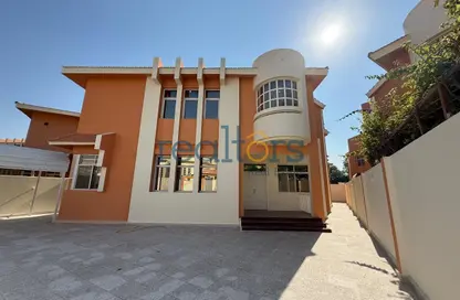 فيلا - 4 غرف نوم - 5 حمامات للايجار في فلل الدحيل - الدحيل - الدوحة