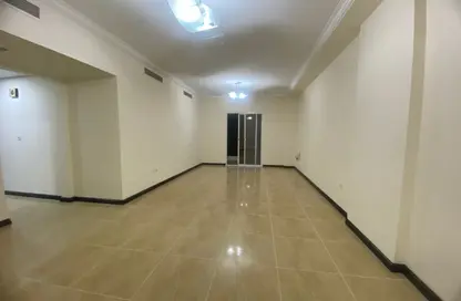 Apartment - 3 Bedrooms - 3 Bathrooms for rent in Al Nasr Street - Al Nasr - Doha
