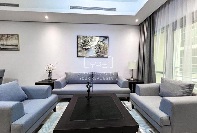 923907 - Property Image 2