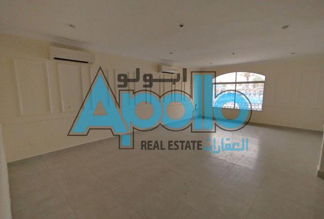 967911 - Property Image 3