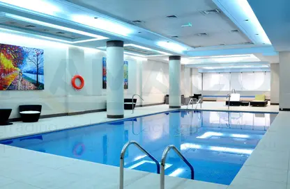 صورة لـ حوض سباحة شقة - 3 غرف نوم - 3 حمامات للايجار في بناية اف جاي 5 - أم غويلينا - الدوحة ، صورة رقم 1
