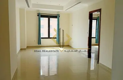 Apartment - 1 Bedroom - 2 Bathrooms for rent in West Porto Drive - Porto Arabia - The Pearl Island - Doha