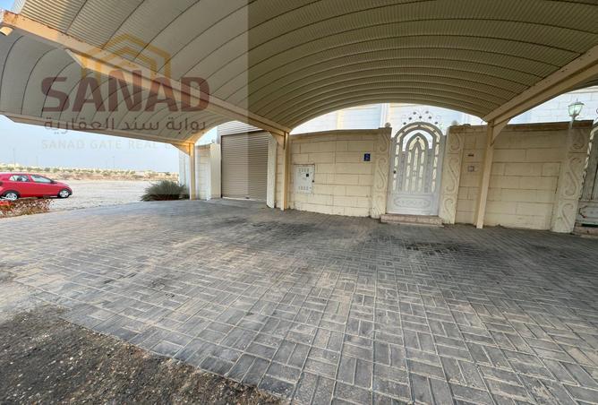 935589 - Property Image 2