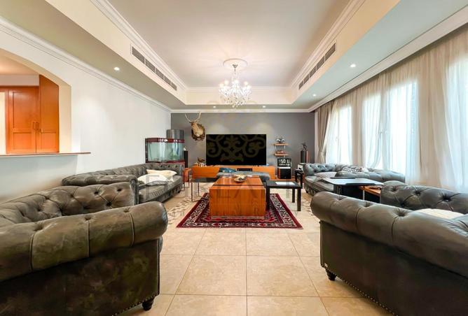 976037 - Property Main Image