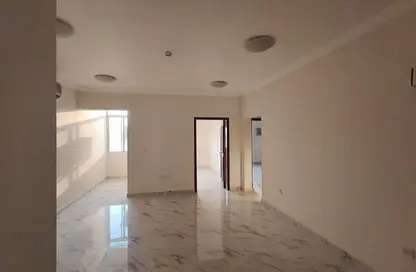 Apartment - 2 Bedrooms - 2 Bathrooms for rent in Umm Ghwailina Comm - Umm Ghuwalina - Umm Ghuwailina - Doha
