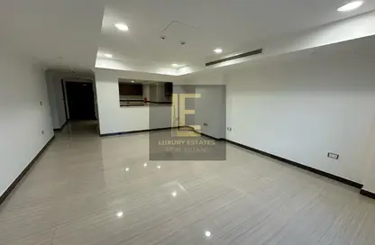 Apartment - 2 Bedrooms - 2 Bathrooms for rent in West Porto Drive - Porto Arabia - The Pearl Island - Doha