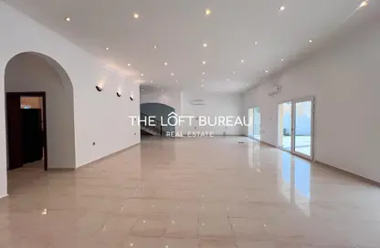 Villa - 3 Bedrooms - 4 Bathrooms for rent in West Gate - West Bay Lagoon - Doha