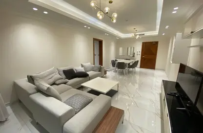 Apartment - 2 Bedrooms - 2 Bathrooms for rent in Bilal Pearl Suites - Viva Bahriyah - The Pearl Island - Doha