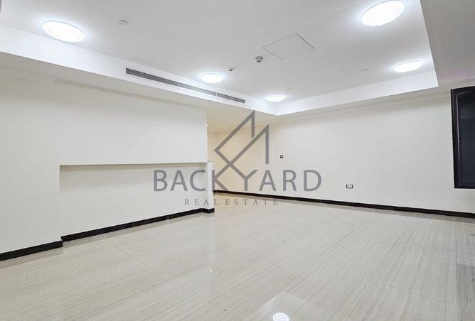 985614 - Property Image 2