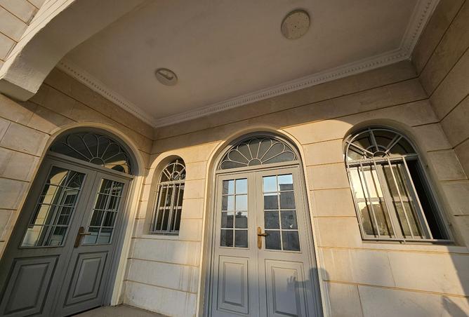 990090 - Property Image 3