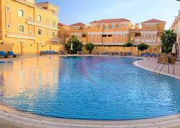 صورةحوض سباحة لـ: شقة - 3 غرف نوم - 4 حمامات للكراء في شارع  بو هامو - أبو هامور - الدوحة, صورة 1