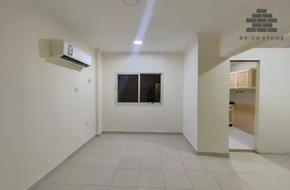 Apartment - 1 Bedroom - 2 Bathrooms for rent in Hadramout Street - Doha Al Jadeed - Doha