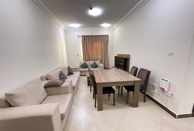 932535 - Property Image 2