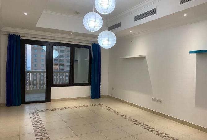 932314 - Property Image 3