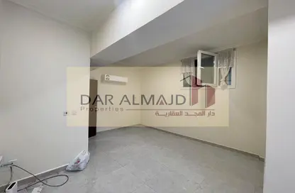 Apartment - 2 Bedrooms - 1 Bathroom for rent in Muraikh - AlMuraikh - Doha