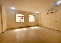 شقة - 3 غرف نوم - 3 حمامات للكراء في بناية الهاشمي - شارع المنتزه - المنتزه - الدوحة