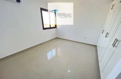 Empty Room image for: Apartment - 1 Bedroom - 1 Bathroom for rent in Al Maamoura - Doha, Image 1