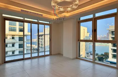 Apartment - 2 Bedrooms - 3 Bathrooms for rent in Gewan Island - The Pearl Island - Doha