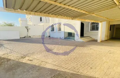 Terrace image for: Villa - Studio - 3 Bathrooms for rent in New Salata - Salata - Doha, Image 1
