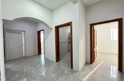 شقة - 2 غرف نوم - 1 حمام للايجار في شارع عنيزة - الحي الدبلوماسي - الدوحة